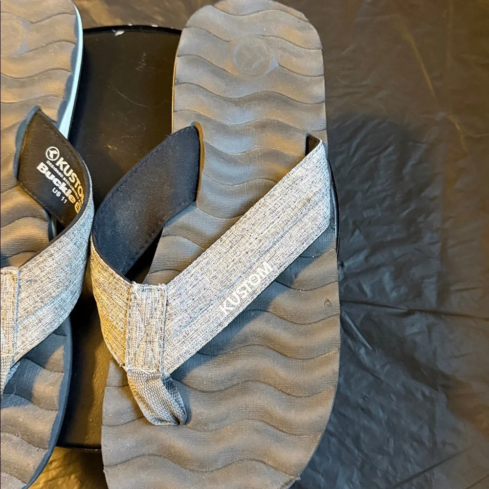 KUSTOM Buckle Flip Flops Size Mens 11